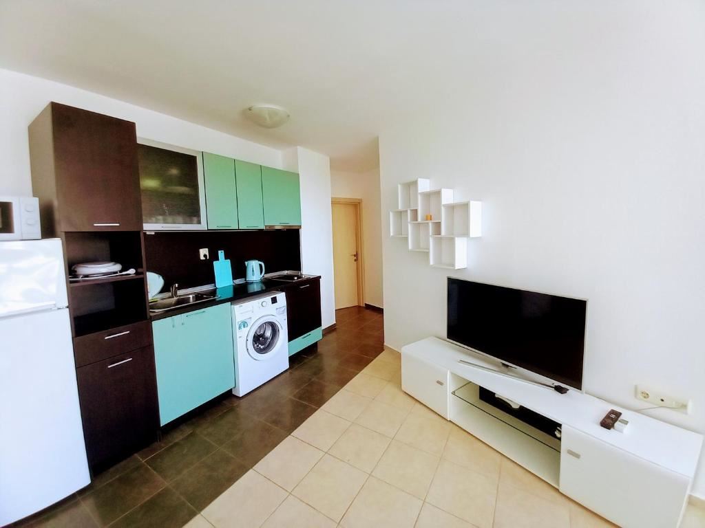 Geräumige 3-Zimmer-Wohnung mit traumhaftem Panoramablick auf das Meer in Sveti Vlas – Komfort, Ruhe und hervorragende Lage