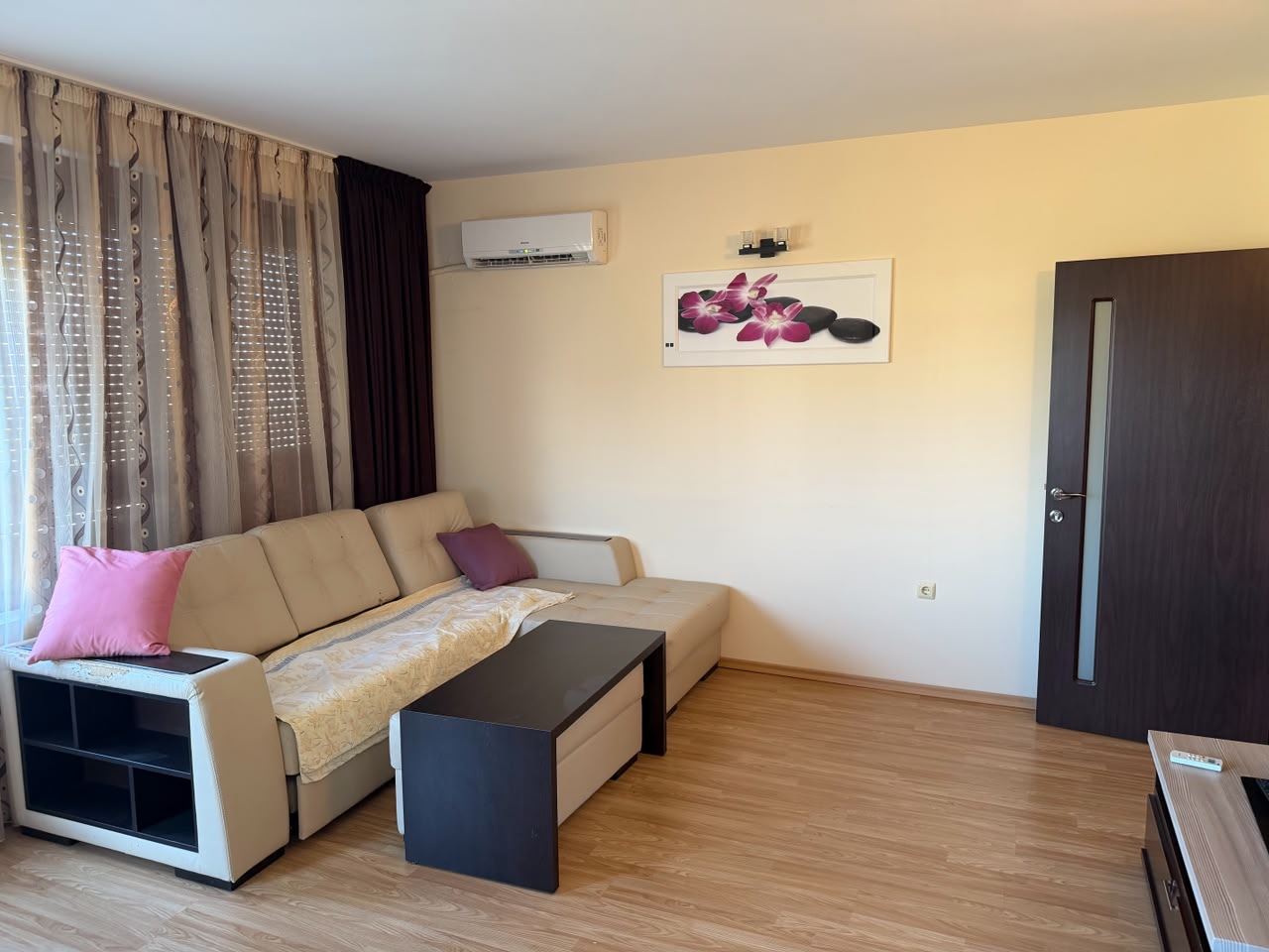 Gemütliche Wohnung mit einem Schlafzimmer in Ravda in einer Wohnanlage – bezugsfertig