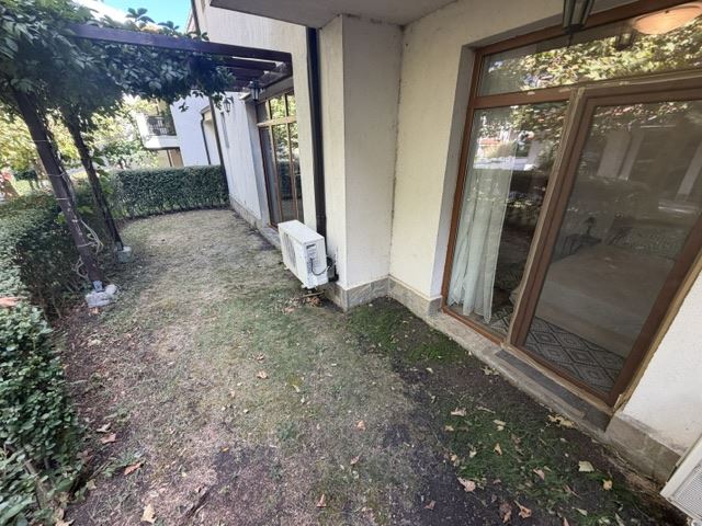 Komfort und Ruhe am Meer – geräumige Zweizimmerwohnung mit einem Schlafzimmer in Aheloy