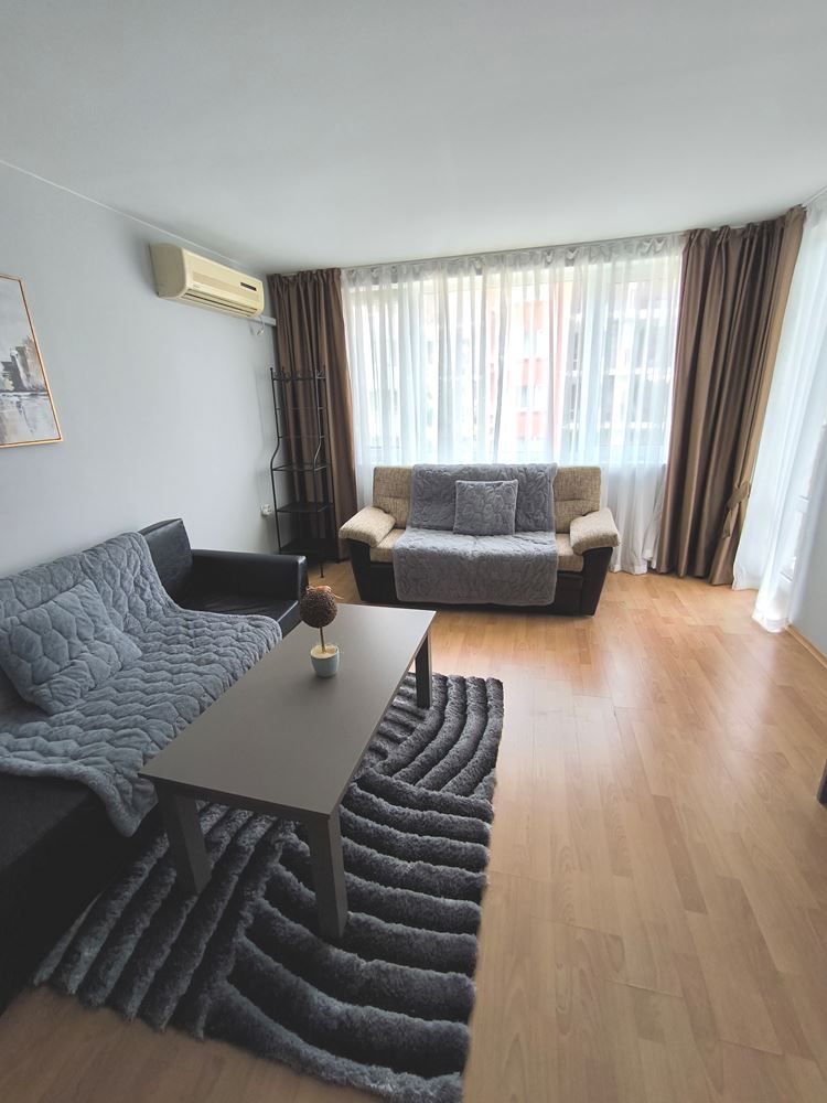 Luxuriöse Wohnung mit einem Schlafzimmer in erster Meereslinie in Sveti Vlas