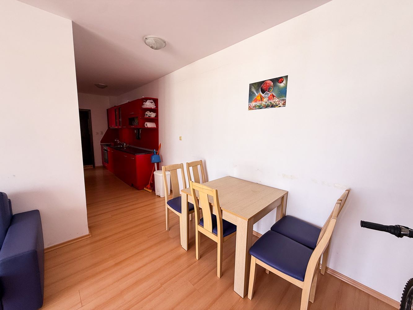 3-Zimmer-Wohnung mit Poolblick in einem gepflegten Komplex nahe Sonnenstrand
