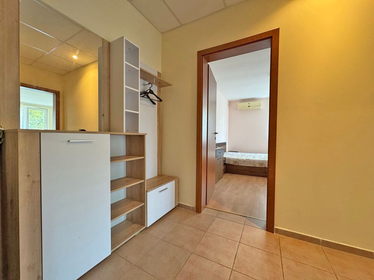 Bezugsfertig! Zwei-Zimmer-Wohnung in einer attraktiven Anlage in Sveti Vlas