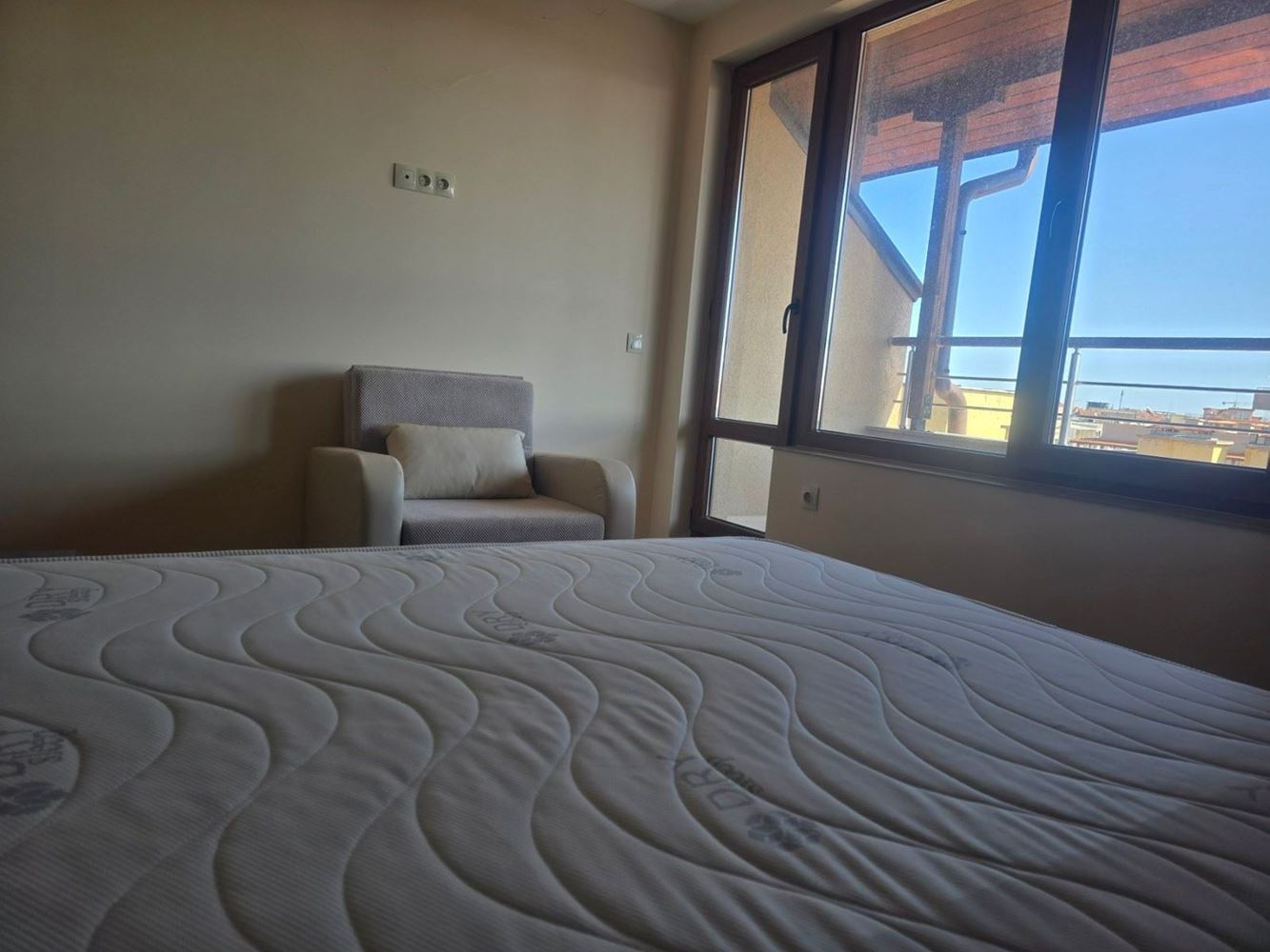 Geräumige 3-Zimmer-Wohnung mit teilweisem Meerblick – ausgezeichnete Lage nahe dem Zentrum und dem Strand