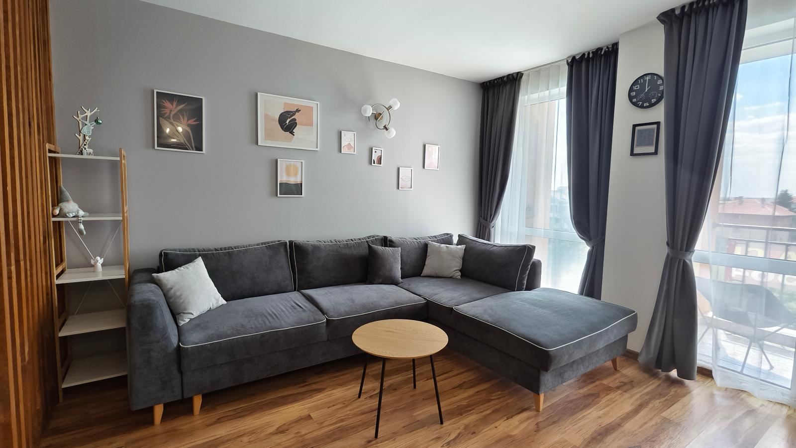 Geräumiges, modern möbliertes Studio mit separatem Schlafzimmer in einer Wohnanlage in Aheloy – Bezugsfertig