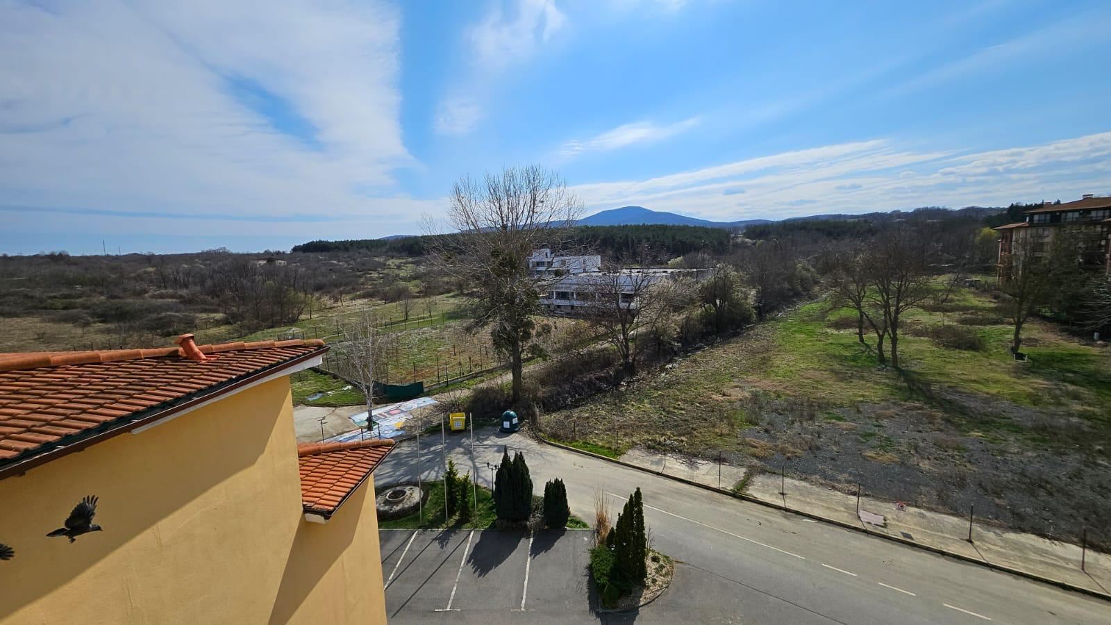 Geräumige Einzimmerwohnung in erster Meereslinie in Zarewo mit vollständiger Möblierung