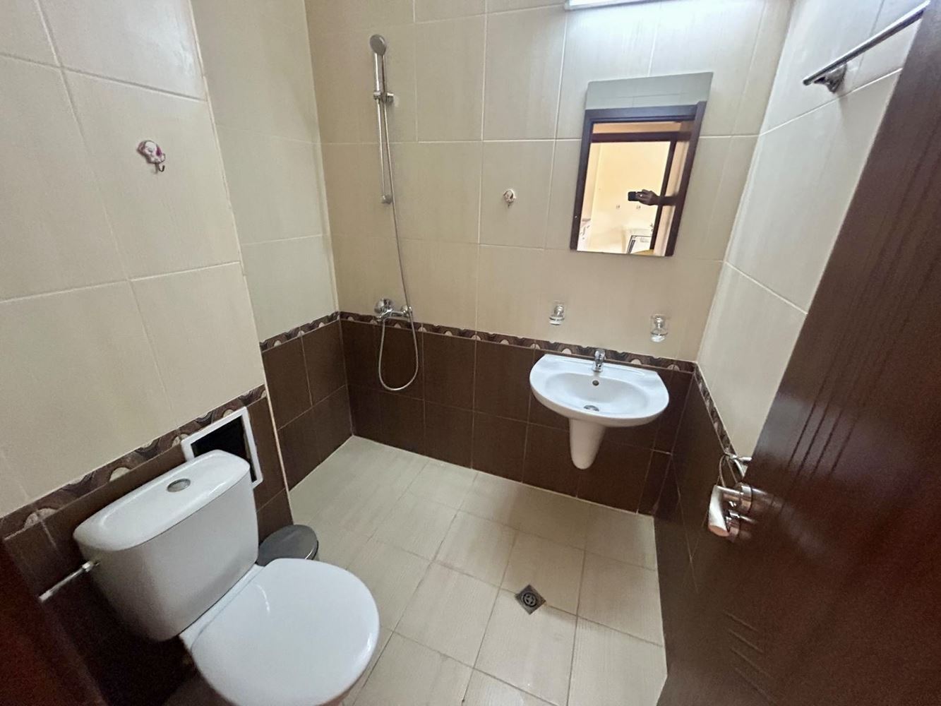 Geräumige Zwei-Zimmer-Wohnung mit Poolblick in Nessebar