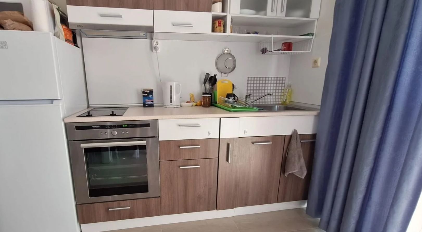 Wohnung mit einem Schlafzimmer in erster Meereslinie in Sveti Vlas – gemütliche Immobilie mit Blick auf Pool und Meer
