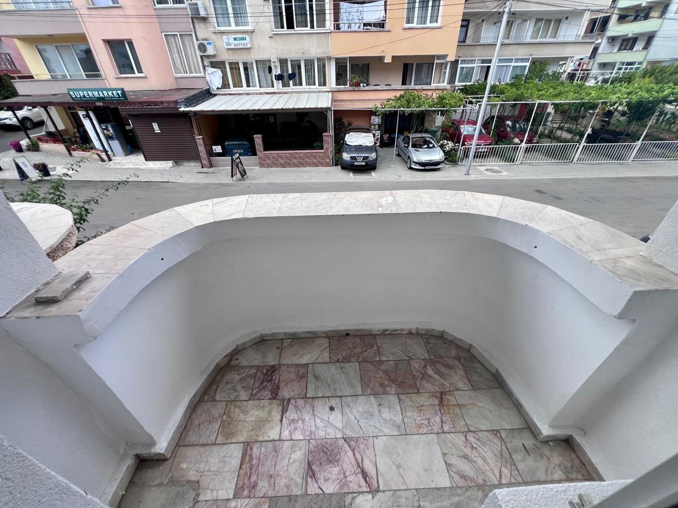 Direkt am Meer in Ravda – Maisonette mit zwei Schlafzimmern, Meerblick und eigenem Stellplatz