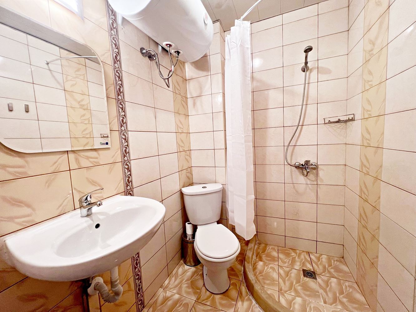 Stilvolle Wohnung mit einem Schlafzimmer und niedriger Wartungsgebühr in einer ausgezeichneten Anlage in Sonnenstrand – bezugsfertig oder als Investition