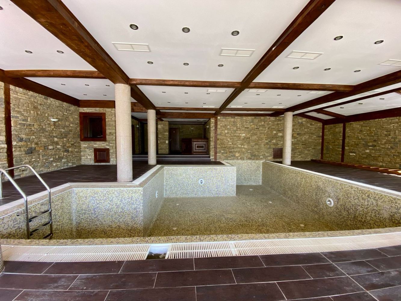 Geräumiges voll möbliertes Studio mit Poolblick in Sunny Beach – Komfort, Ruhe und hervorragende Investition