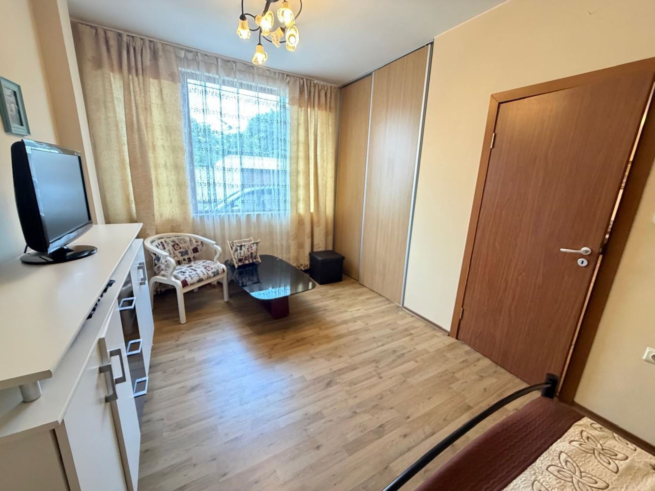 Gemütliche Wohnung mit einem Schlafzimmer in Sarafovo – eigener Eingang, keine Wartungsgebühr, ideal für ganzjähriges Wohnen
