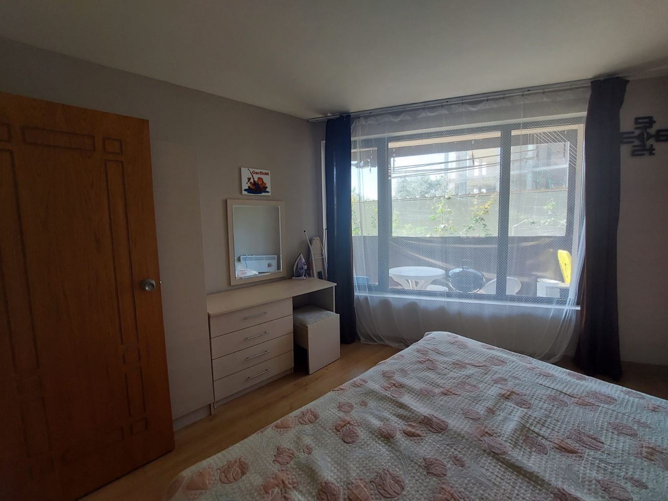 Geräumige Ein-Schlafzimmer-Wohnung mit ausgezeichneten Annehmlichkeiten – Sonnenstrand