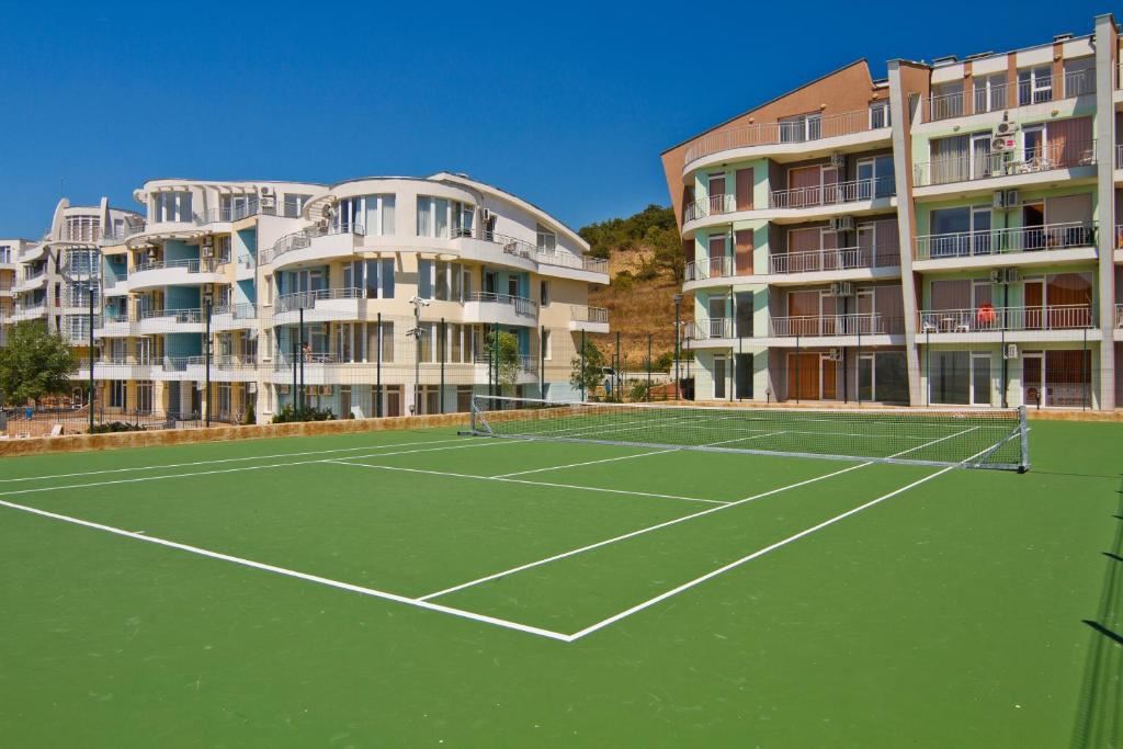 Kleine Zweizimmerwohnung mit direktem Zugang zum Pool – gemütliche Immobilie in einer Wohnanlage mit umfangreicher Infrastruktur nahe Sonnenstrand