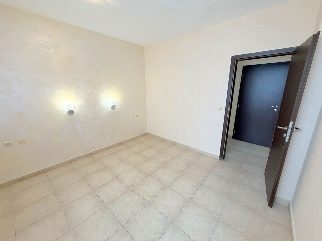 Drei-Zimmer-Wohnung in Sonnenstrand ohne Instandhaltungsgebühr – ausgezeichnete Lage, attraktive Investition