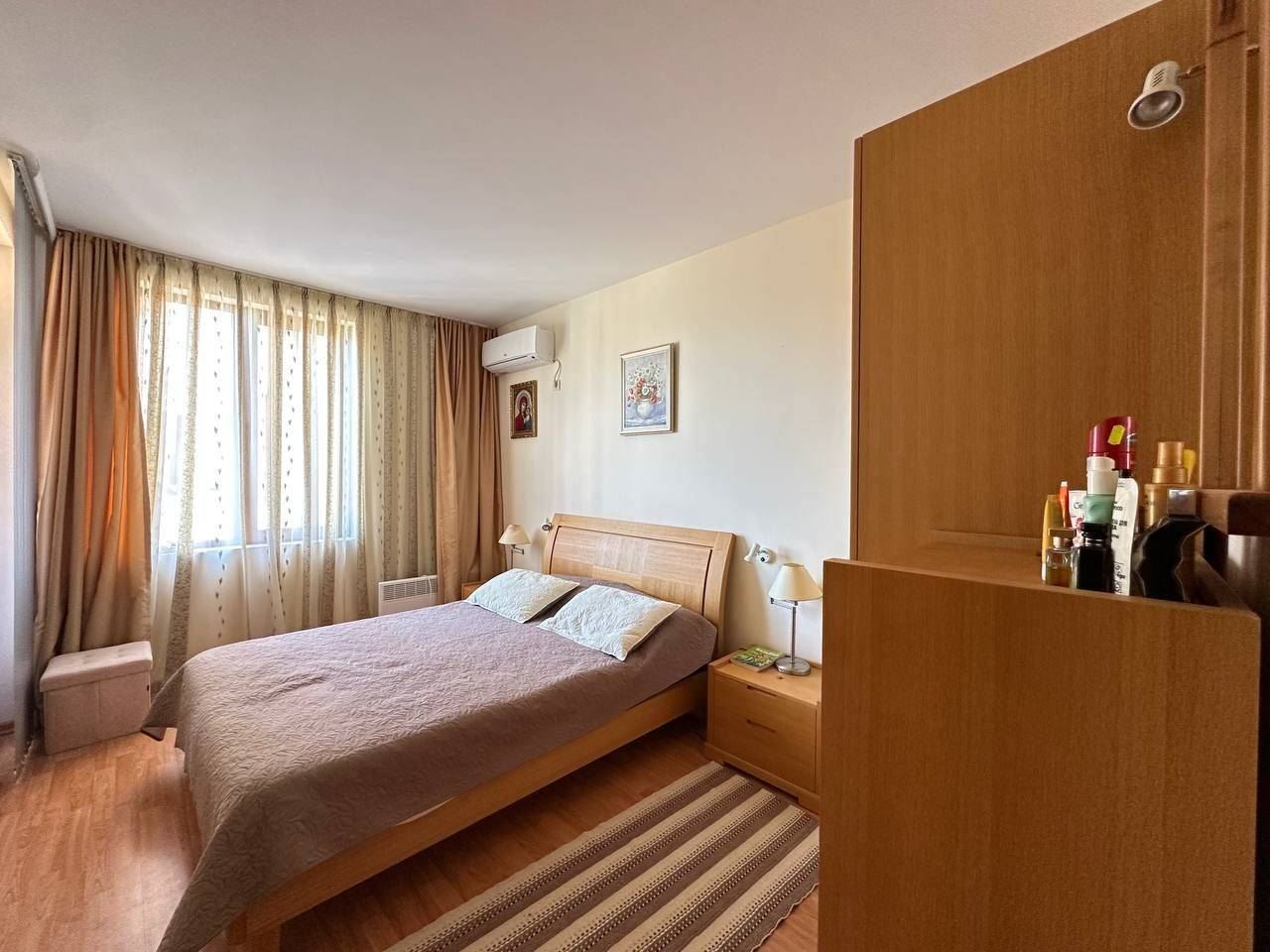 Sveti Vlas – vollständig möblierte Wohnung in erster Meereslinie mit Privatstrand und Meeresatmosphäre
