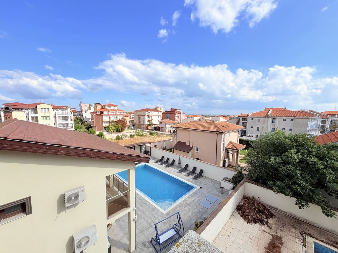 Drei-Zimmer-Wohnung in Ravda mit Meerblick und ohne Instandhaltungsgebühr! 