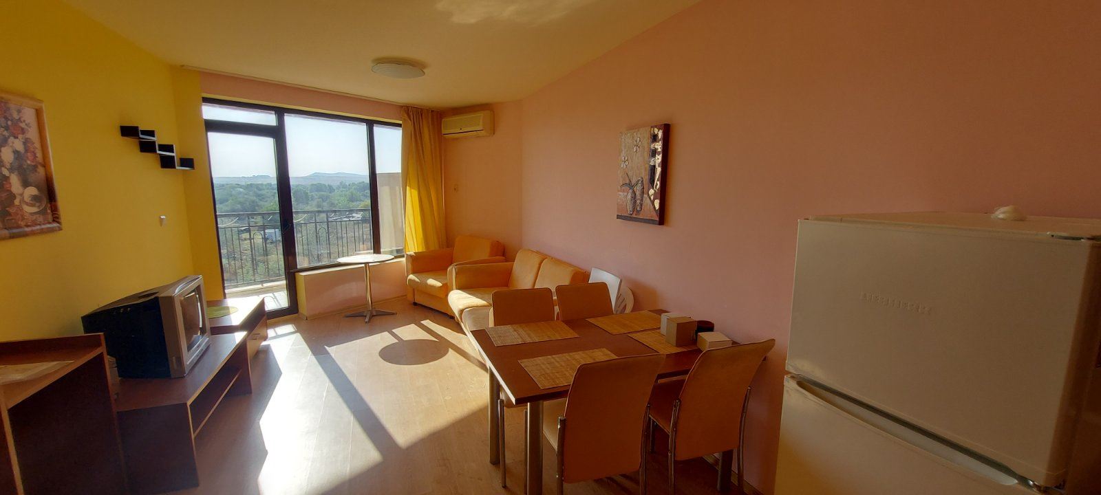 Geräumige Zweizimmerwohnung in einer Anlage mit Pool und ausgezeichneten Annehmlichkeiten in Sonnenstrand