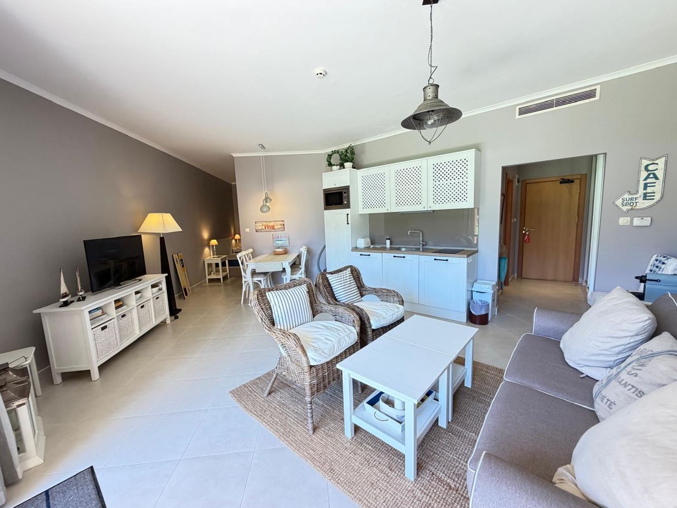 Wohnung mit einem Schlafzimmer und direktem Zugang zum Pool in Sonnenstrand – Luxus, Großzügigkeit und erstklassige Annehmlichkeiten