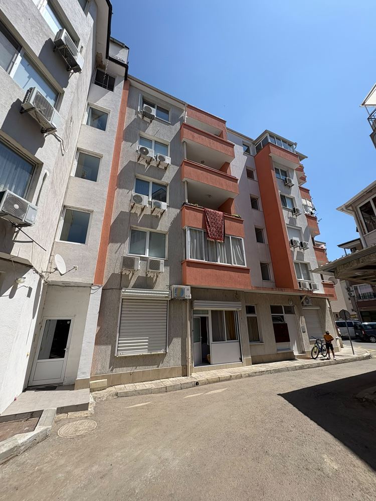 Wohnung mit einem Schlafzimmer in der Altstadt von Pomorie – vollständig möbliert, in einem Wohngebäude und bezugsfertig