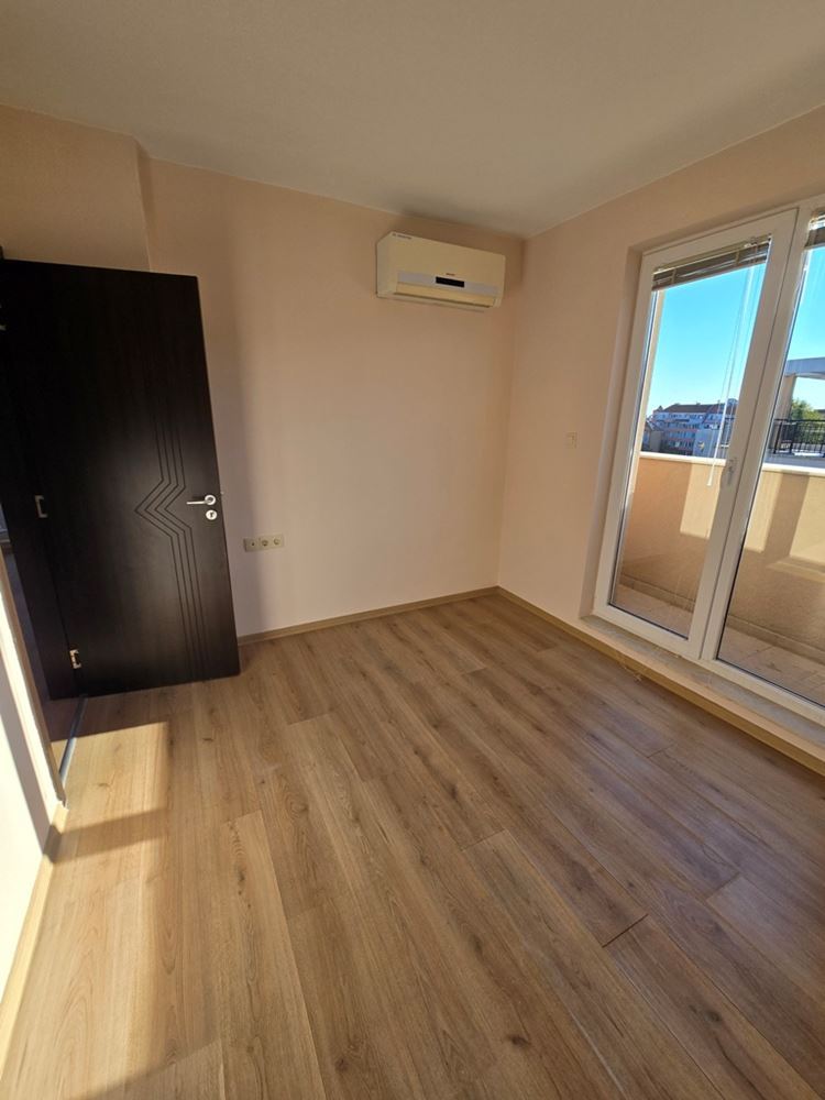 Neue Wohnung mit einem Schlafzimmer in Pomorie – renoviert, bereit zur Möblierung, mit geräumigem Balkon und Grill