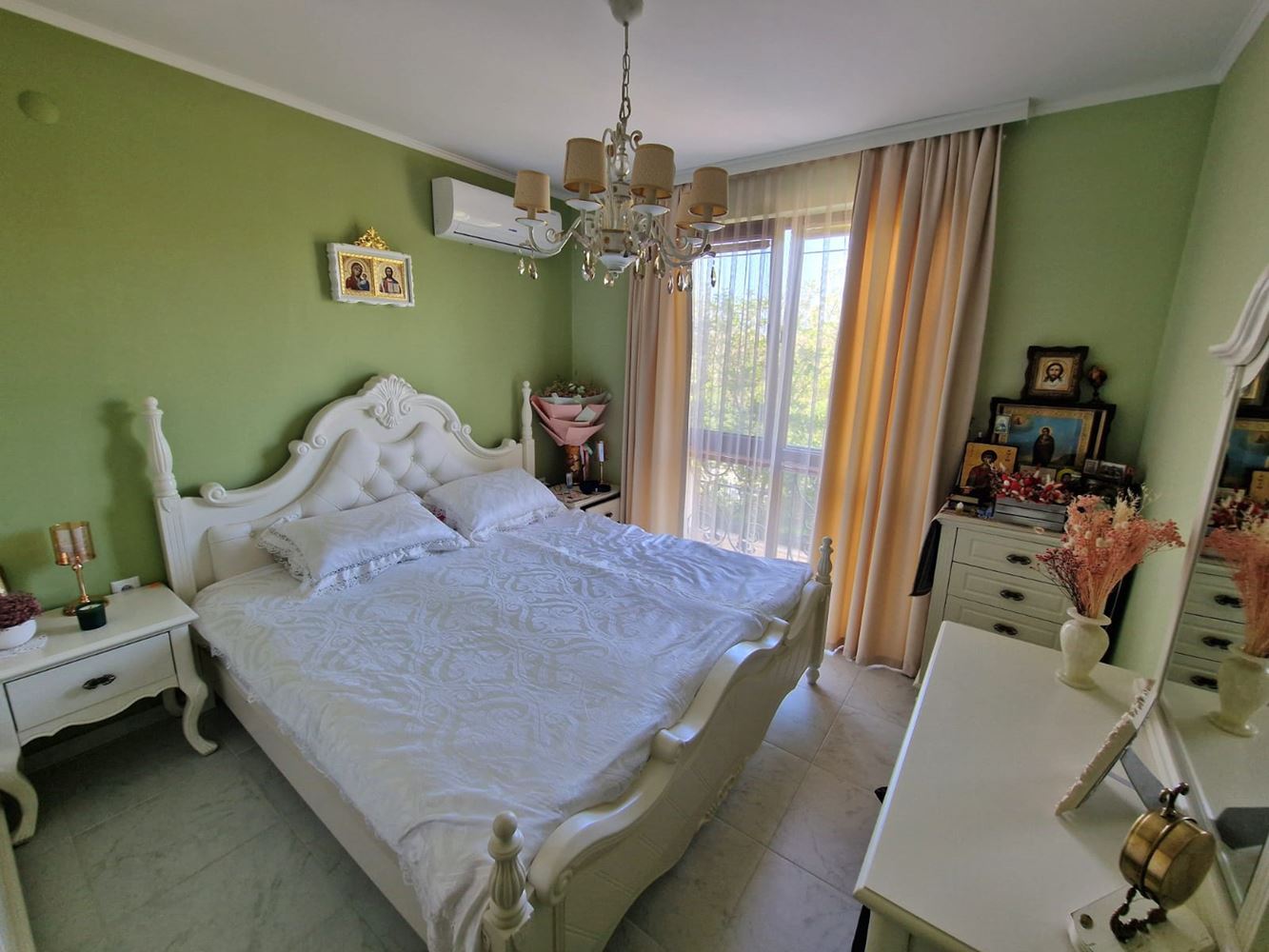 Exklusive Wohnung mit drei Schlafzimmern – höchster Wohnstandard und diskreter Luxus