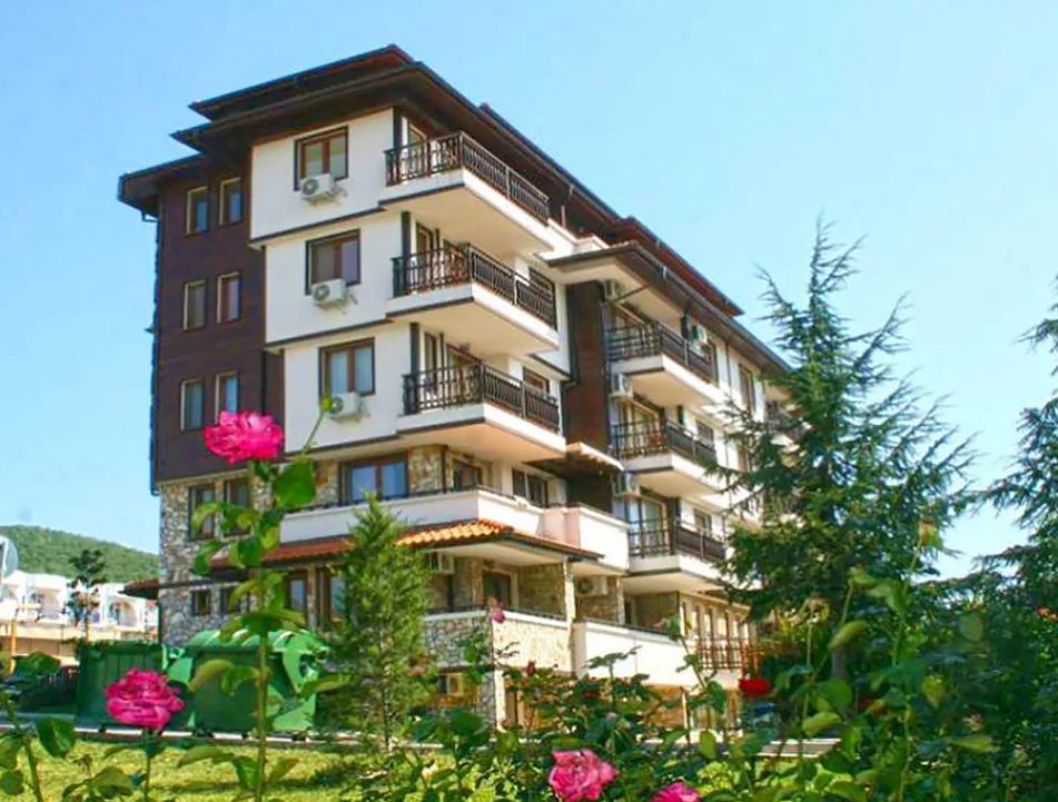 Geräumige Zwei-Schlafzimmer-Wohnung in einem Boutique-Komplex nur wenige Meter vom Meer in Sveti Vlas entfernt 