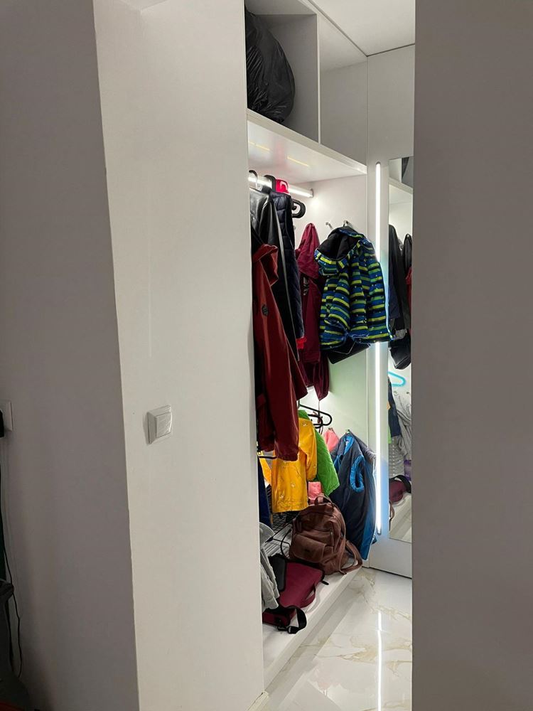 Geräumige Fünfzimmerwohnung mit Meerpanorama in Pomorie – Komfort, Stil und Funktionalität für eine große Familie