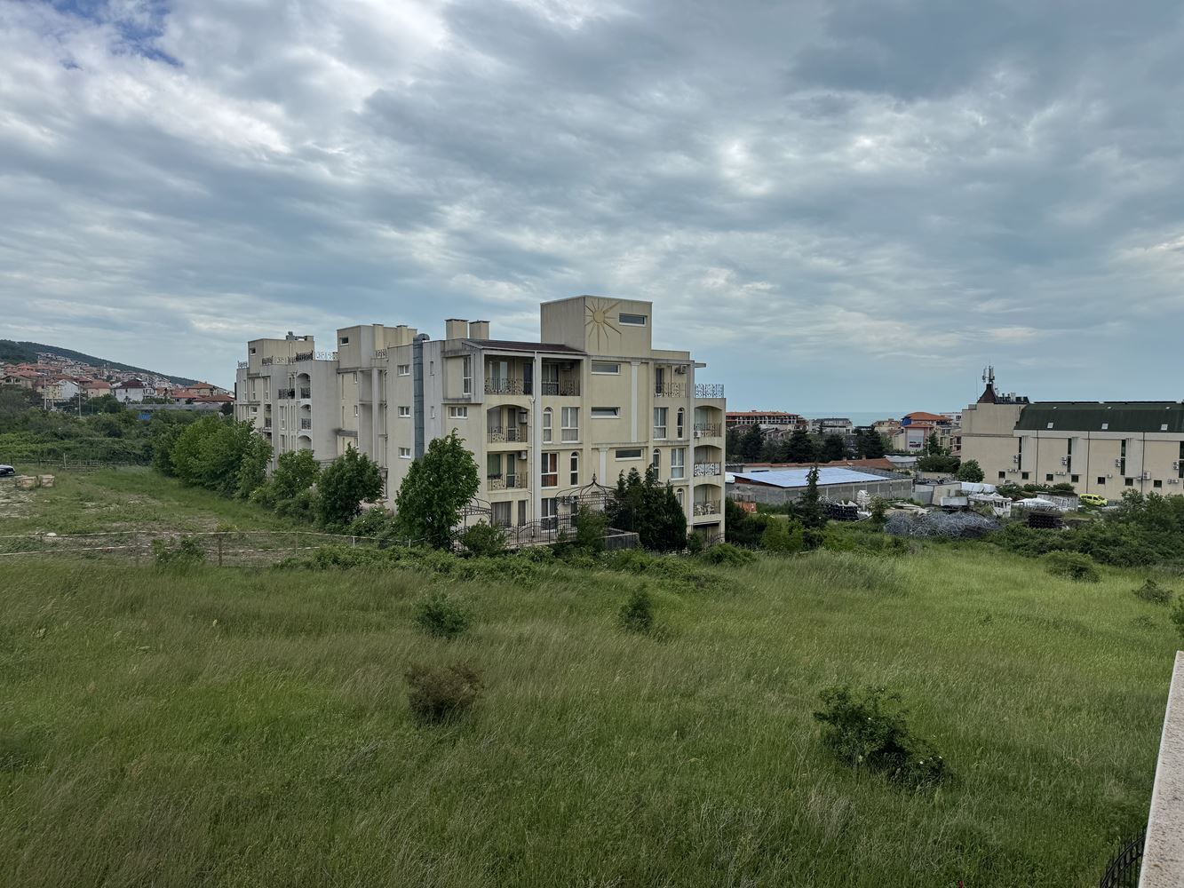 Kompaktes Studio mit Panoramablick auf die Berge in Sweti Wlas – Komfort, Natur und ausgezeichnete Infrastruktur