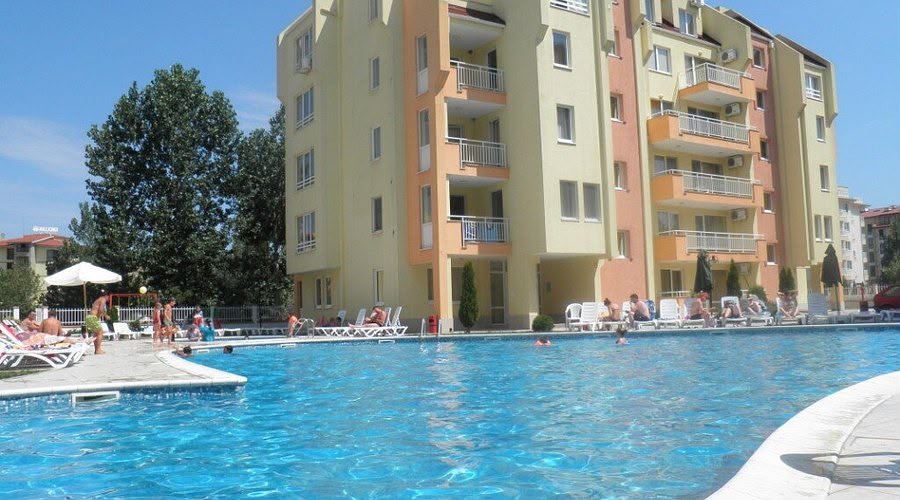 Voll möblierte Zweizimmerwohnung in Sonnenstrand mit ausgezeichneter Infrastruktur und Sicherheit