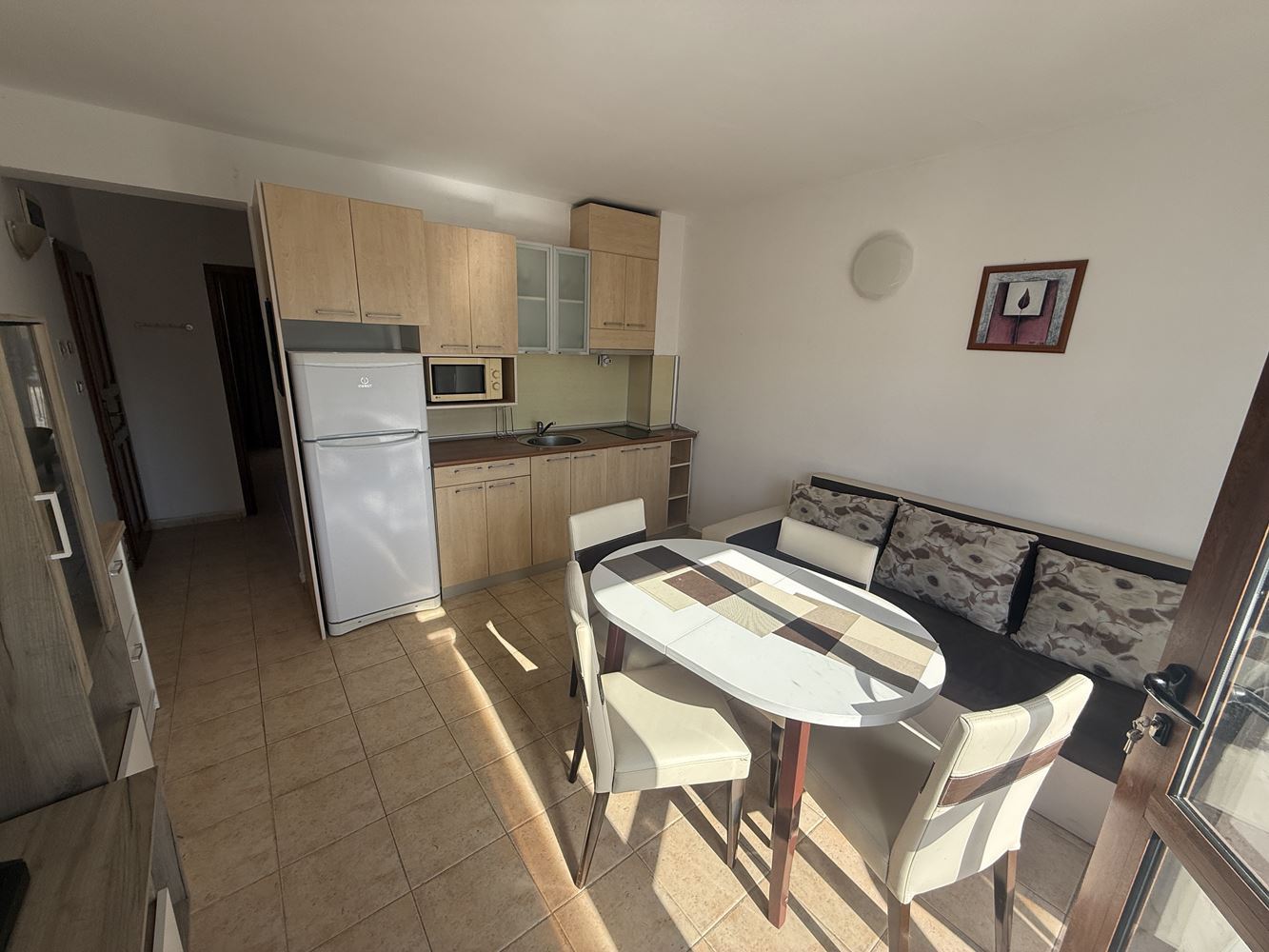 Zwei-Zimmer-Wohnung in Sveti Vlas – 300 m vom Meer entfernt, hervorragende Infrastruktur und Ratenzahlung bis Jahresende