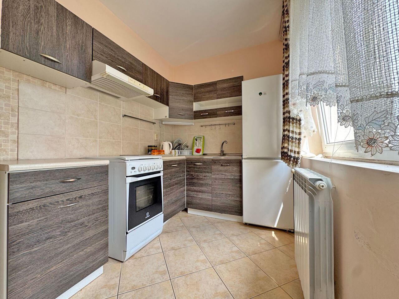 Geräumige Wohnung mit drei Schlafzimmern zum ganzjährigen Wohnen im Stadtviertel Cherno More, Nessebar