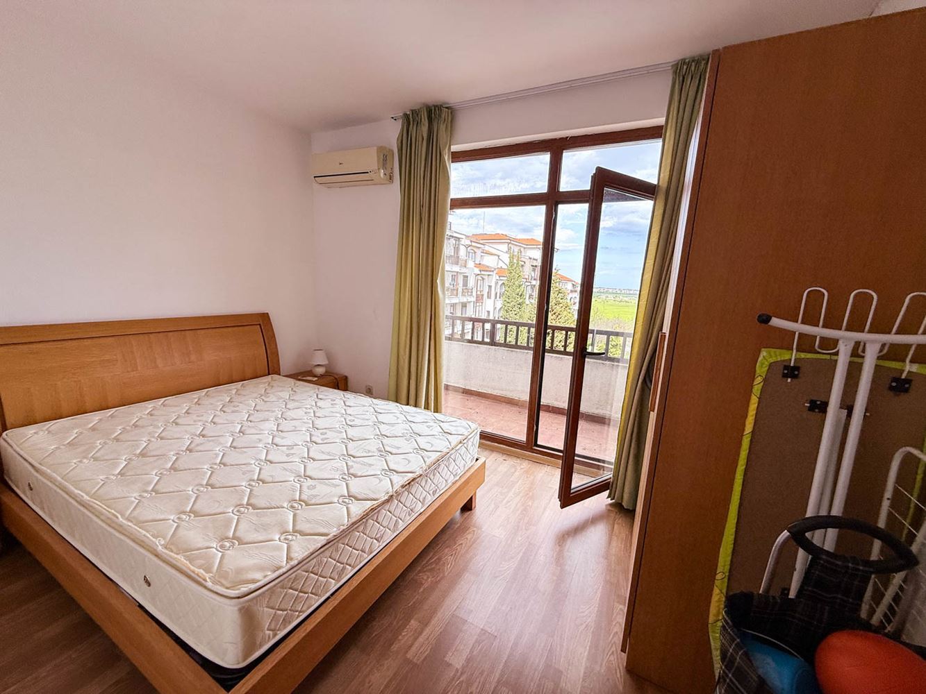 Großzügige 3-Zimmer-Wohnung mit teilweisem Meerblick in Aheloy