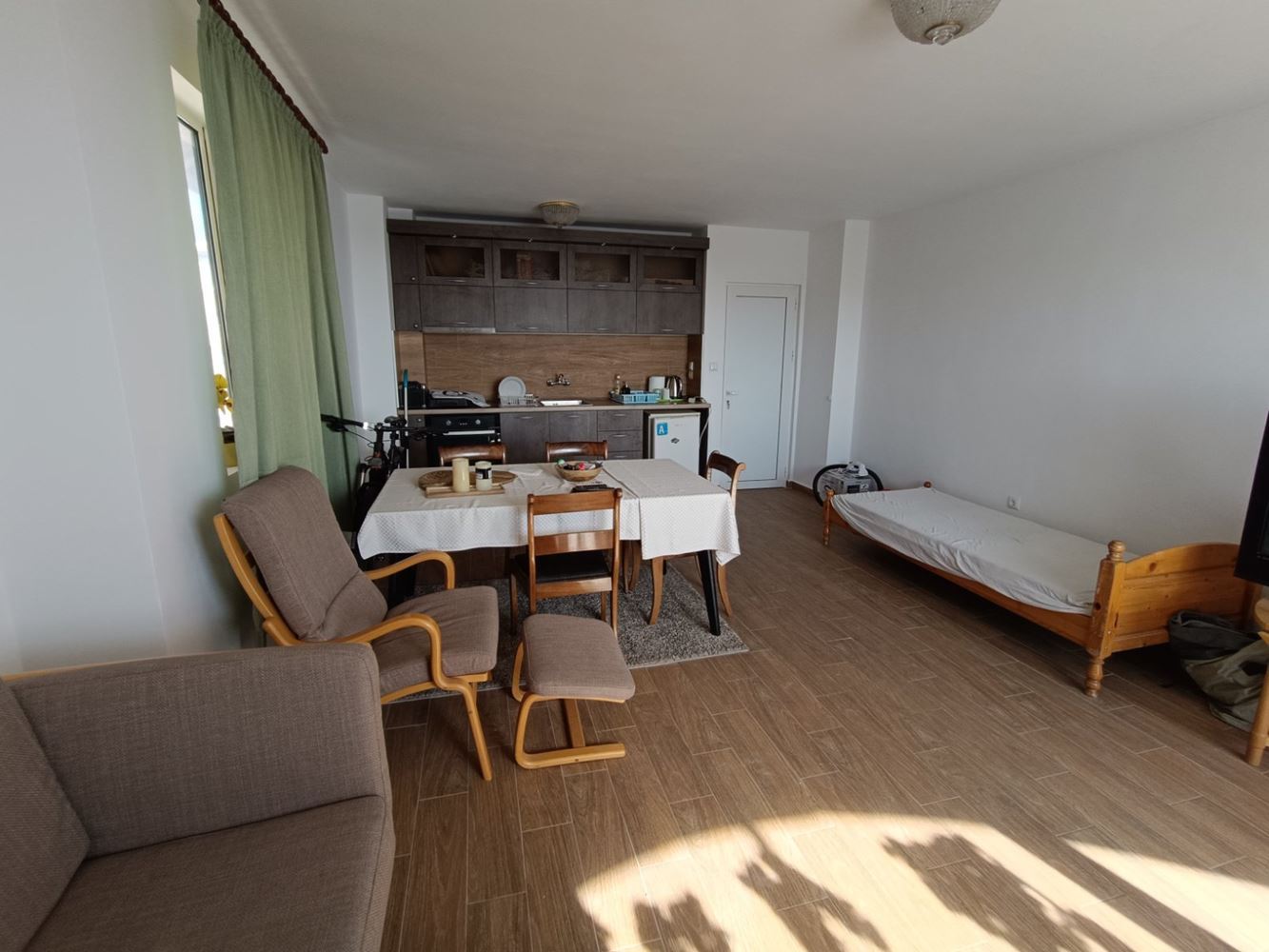 Drei-Zimmer-Wohnung ohne Instandhaltungsgebühr mit Meerblick in Sweti Wlas
