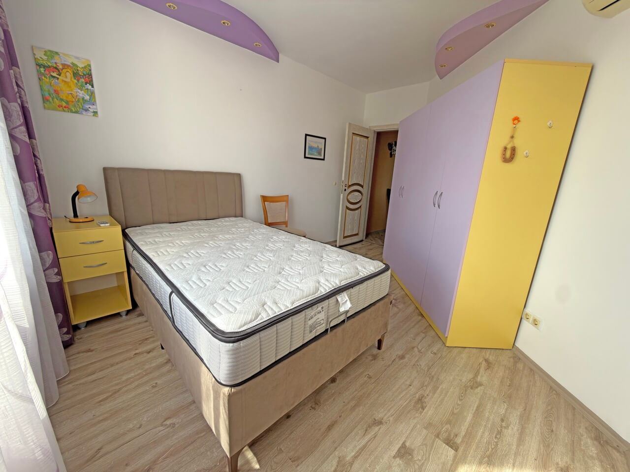 Drei-Zimmer-Wohnung mit Meerblick, 200 Meter vom Strand entfernt in Pomorie