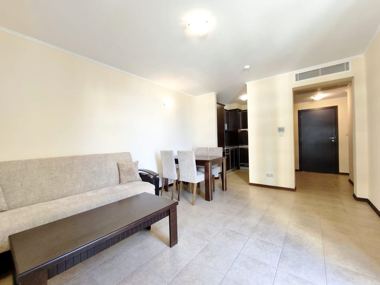 Luxuriöse Zweizimmerwohnung in erster Meereslinie in Pomorie – Komfort und maritimes Ambiente