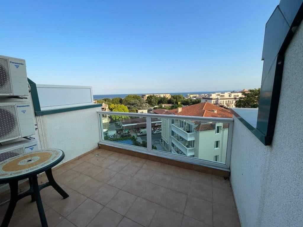 Panoramawohnung mit zwei Schlafzimmern und Meerblick in Ravda – Licht, Raum und niedrige Wartungsgebühr