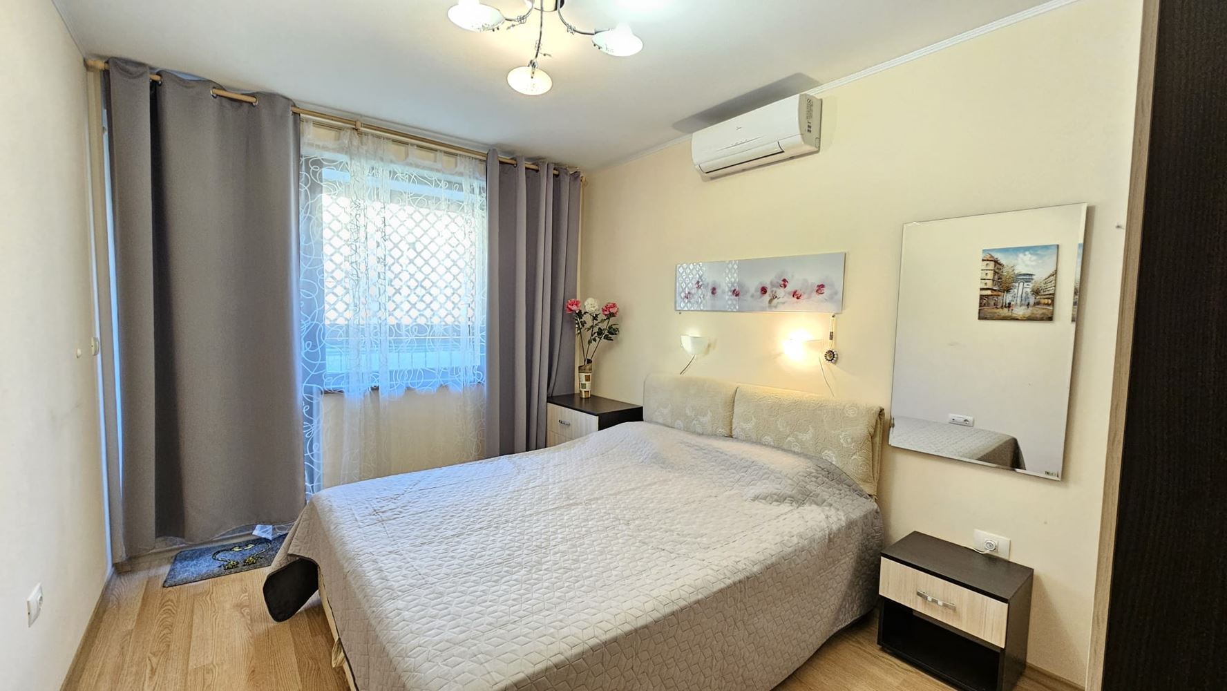 Geräumige 3-Zimmer-Wohnung in erster Meereslinie mit Privatstrand in Sveti Vlas