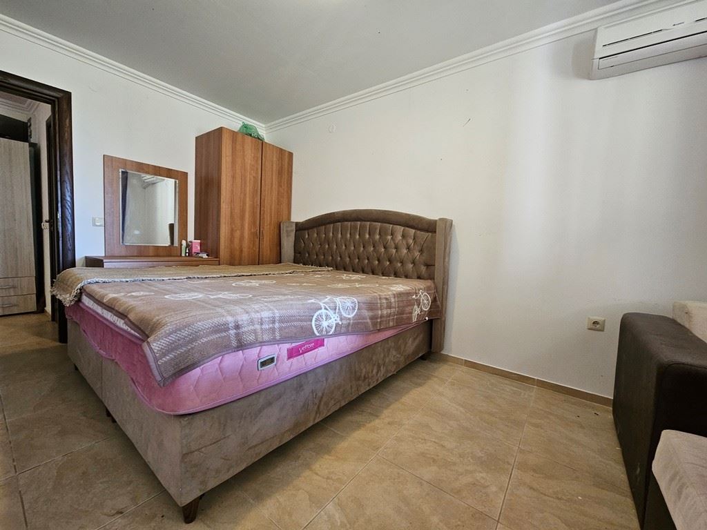 Luxus in erster Meereslinie – stilvolle Wohnung mit Veranda, privatem Garten und Meerblick in Sveti Vlas