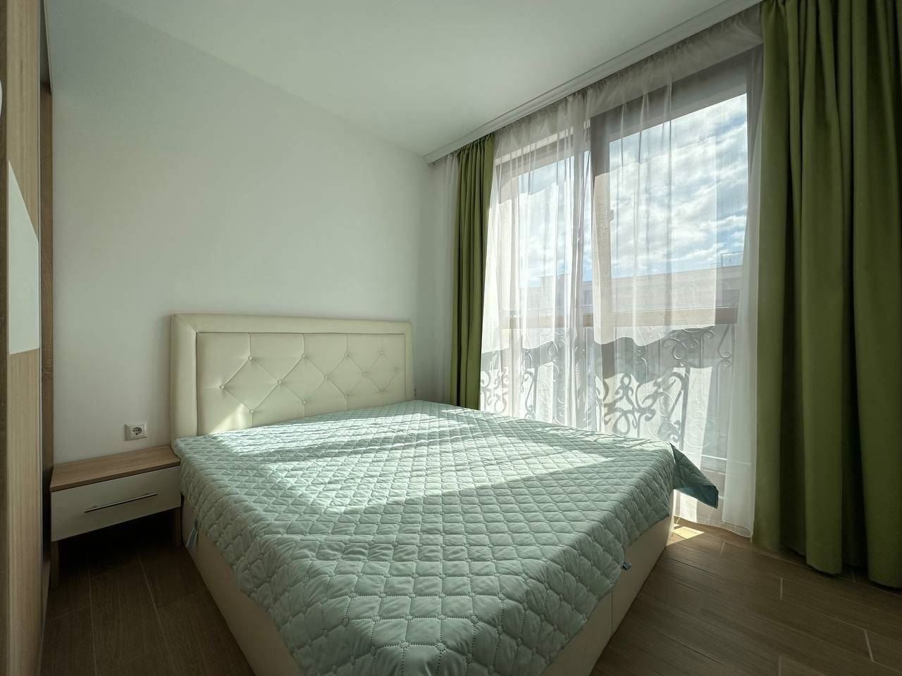 Drei-Zimmer-Wohnung in einem Elite-Komplex in Sunny Beach – moderner Luxus, Komfort und Meeresatmosphäre