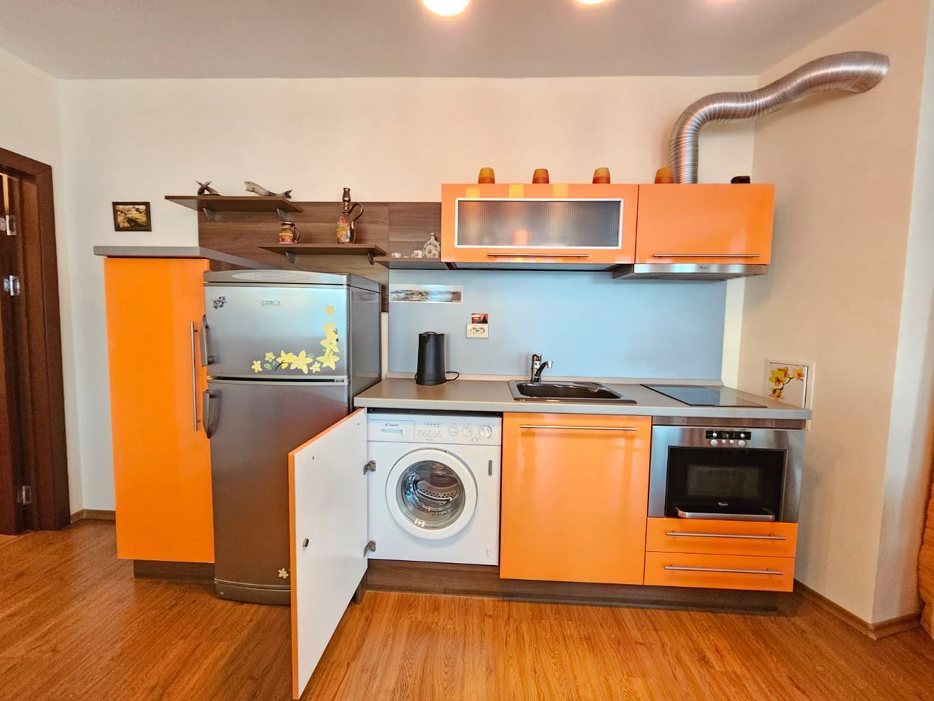 Geräumige Drei-Zimmer-Wohnung in erster Meereslinie in Sozopol mit einzigartiger Panoramaterrasse