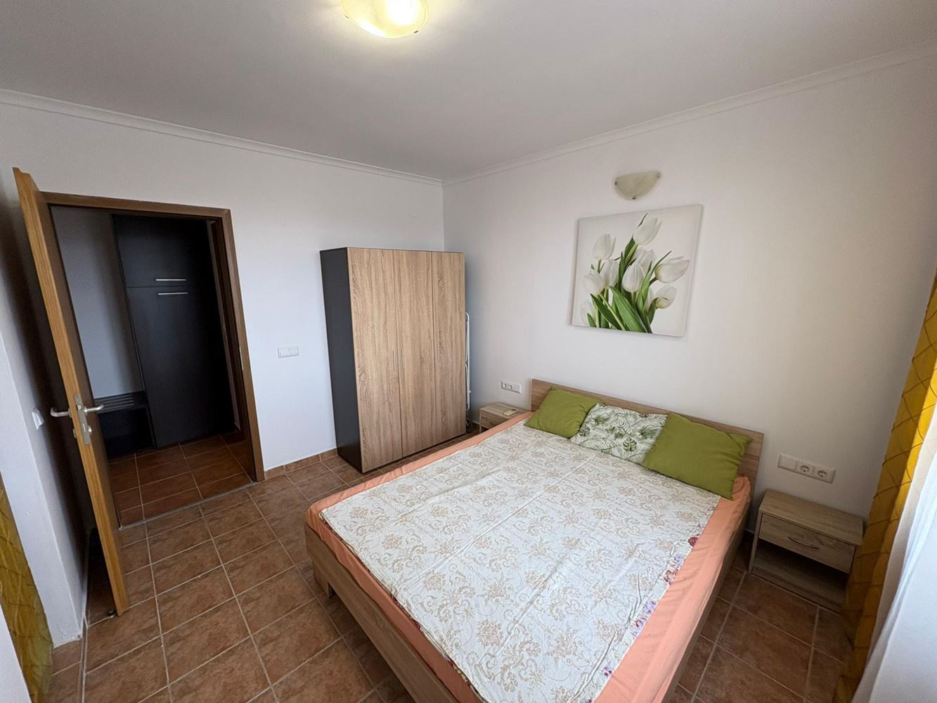 Pomorie – Geräumige Wohnung mit 2 Schlafzimmern in erster Linie mit Meerblick und niedriger Wartungsgebühr