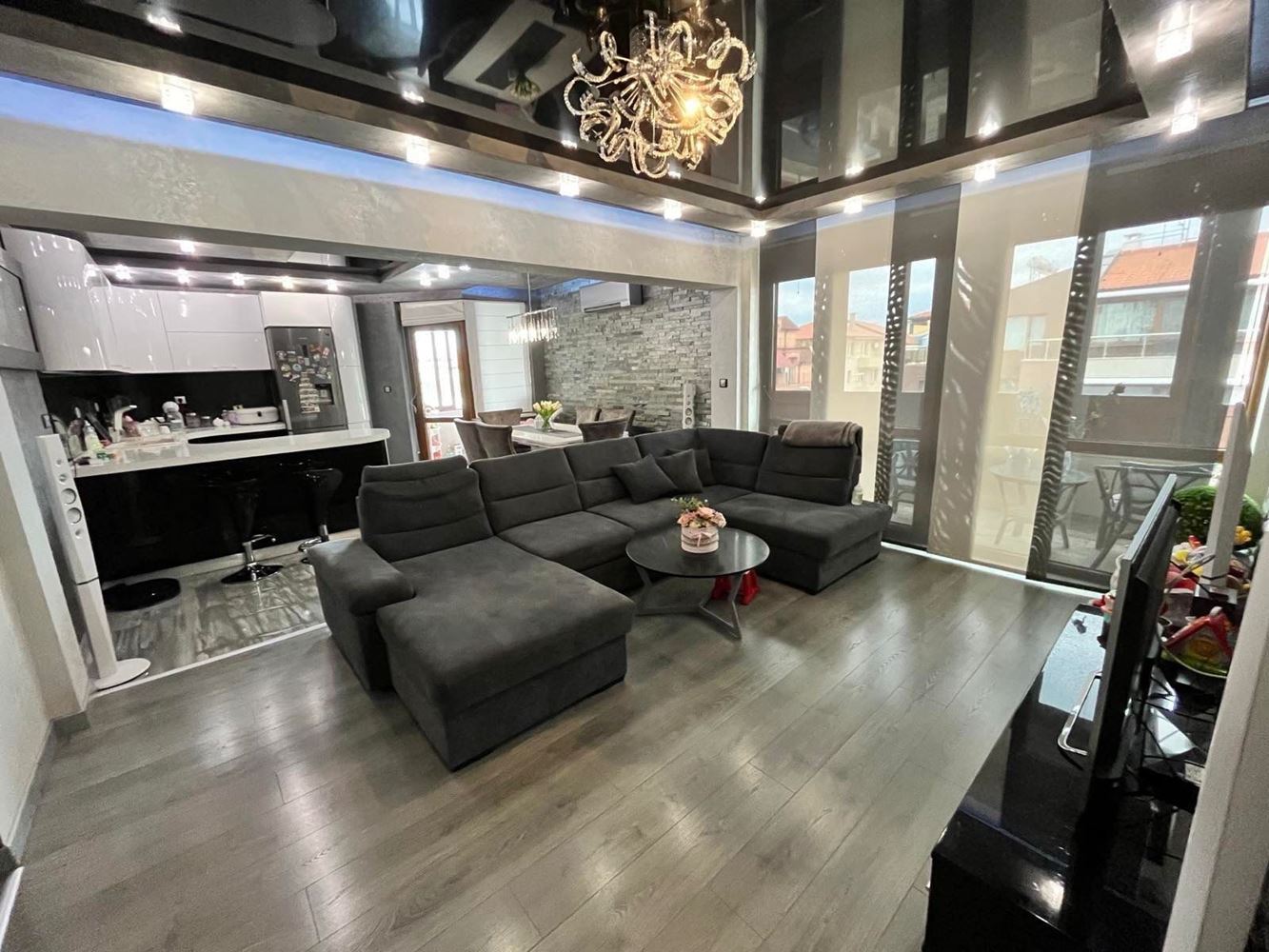 Luxuswohnung mit drei Terrassen und hochwertiger Ausstattung – außergewöhnliche 3-Zimmer-Wohnung im Wohnkomplex „Tscherno More“, Nessebar