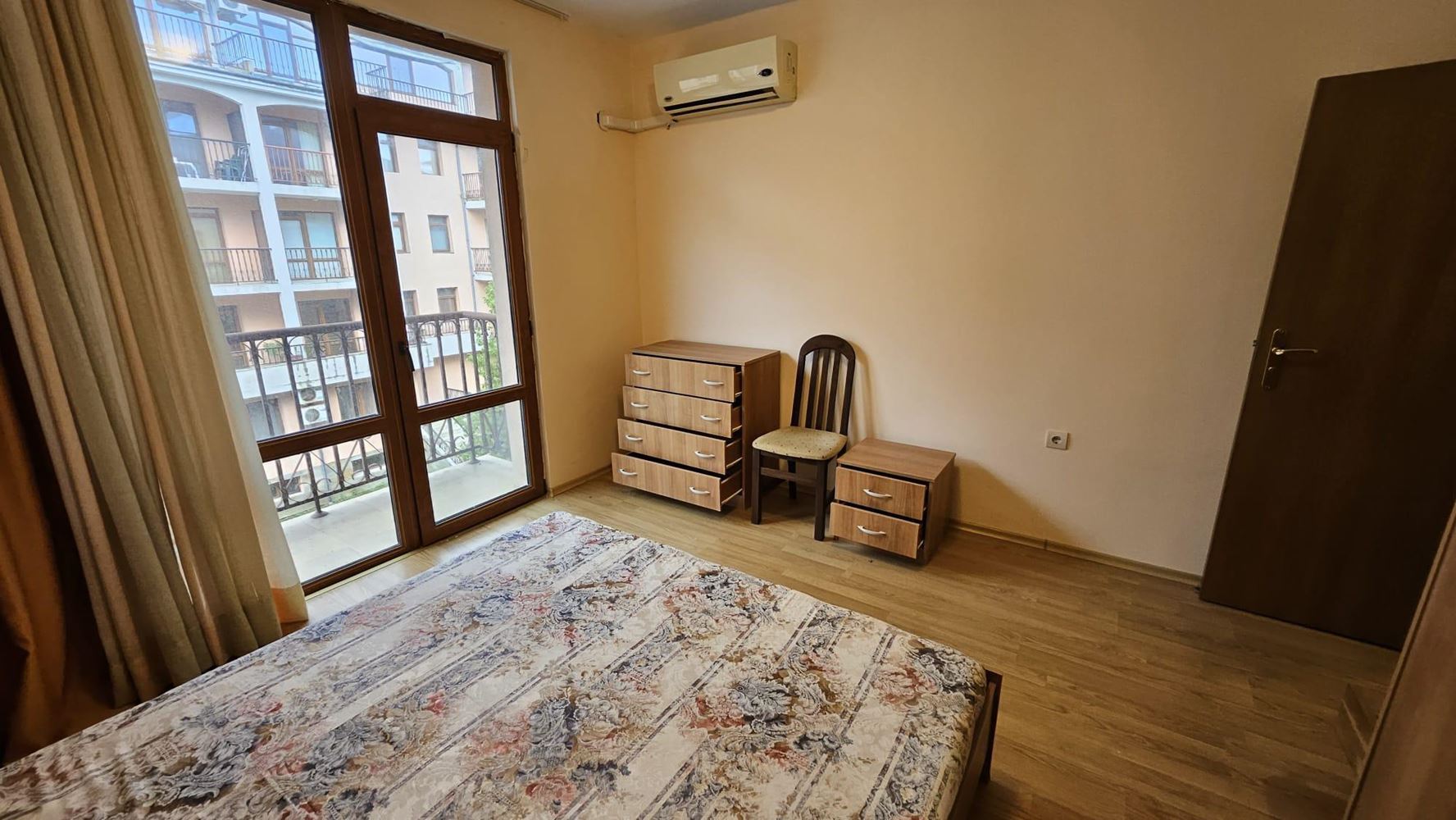 Geräumige 3-Zimmer-Wohnung in Primorsko – Komfort, Ruhe und niedrige Wartungsgebühr