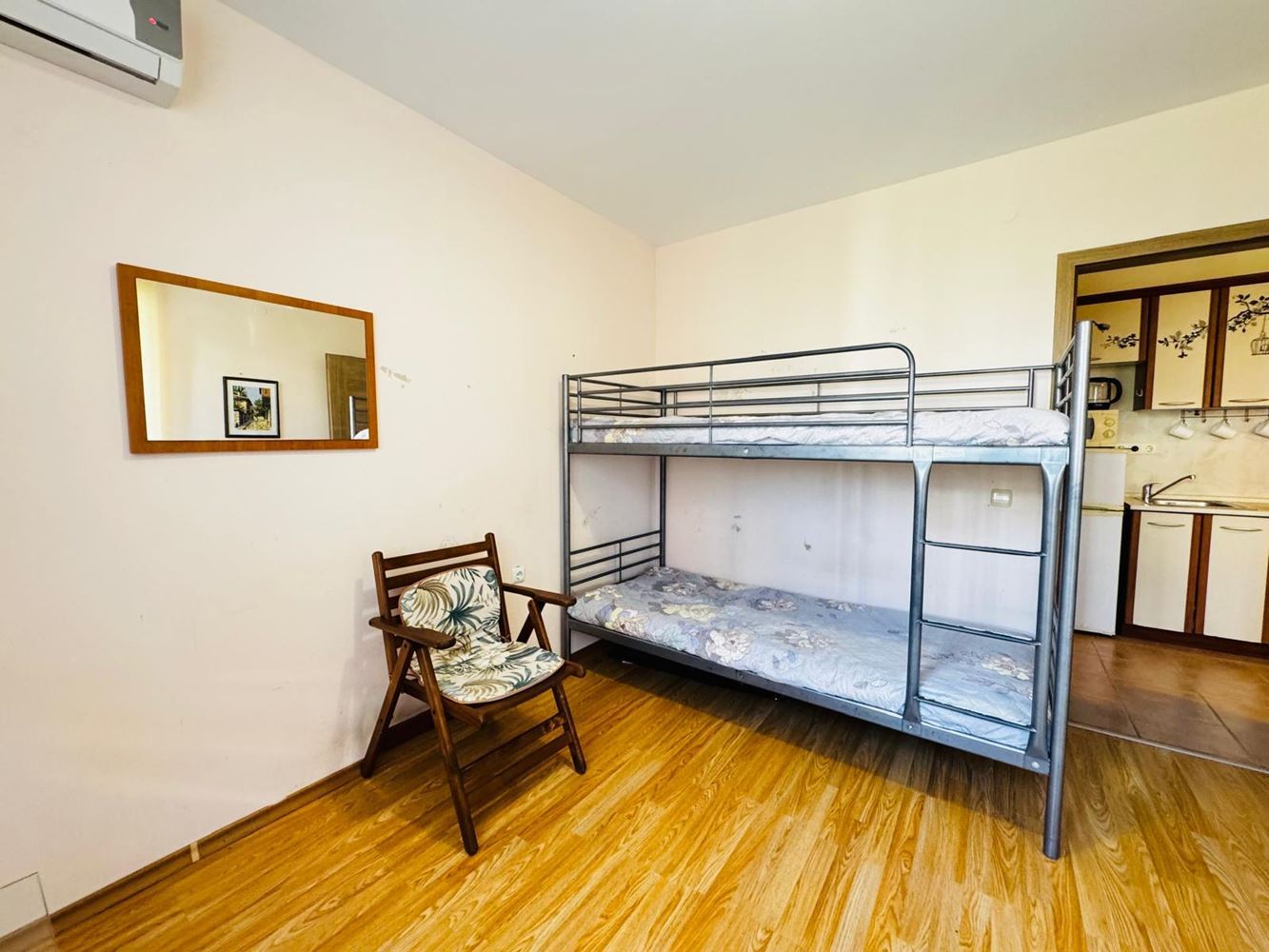 Gemütliche Drei-Zimmer-Wohnung im Erdgeschoss in Sonnenstrand – hervorragende Investition nahe Aquapark und Meer