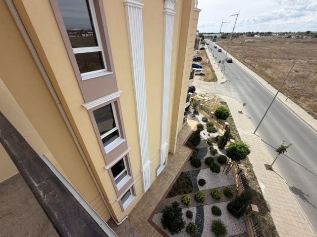 Neue Zweizimmerwohnung mit großzügigem Balkon in einer modernen Anlage in Ravda
