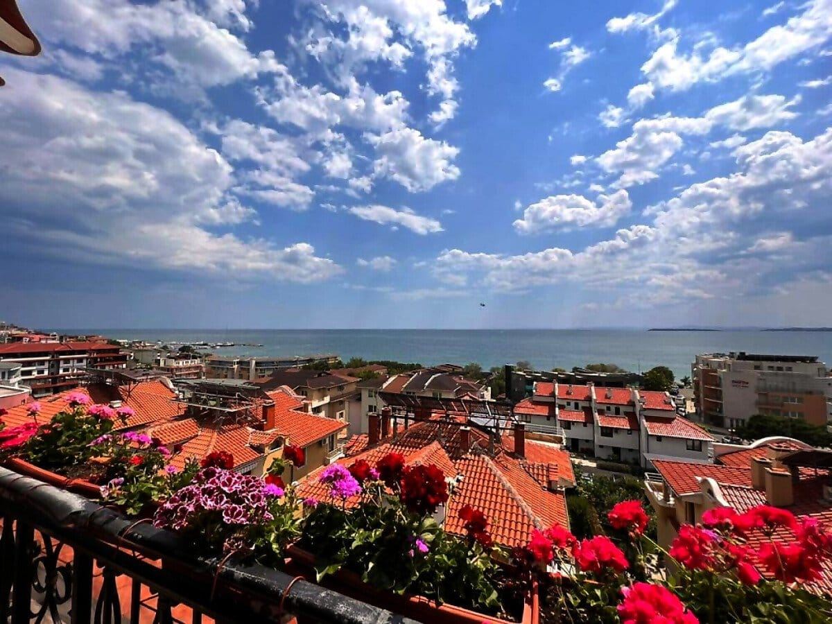 Komfortable Maisonette-Wohnung mit zwei Schlafzimmern und Meerblick in Sveti Vlas – Immobilie in prestigeträchtiger Lage mit beeindruckender Aussicht