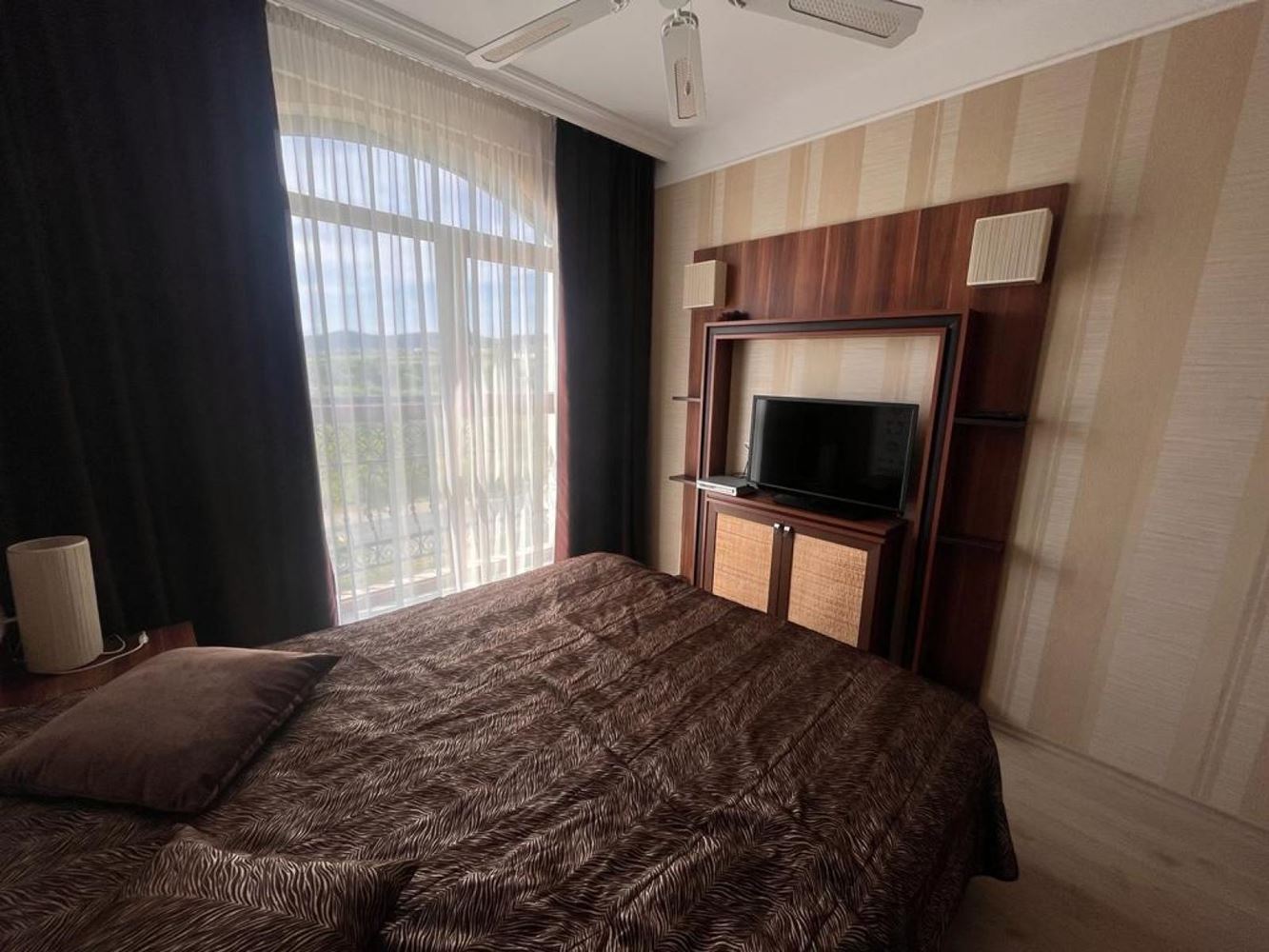 Geräumige Wohnung mit zwei Schlafzimmern und hochwertigen Annehmlichkeiten in Sonnenstrand