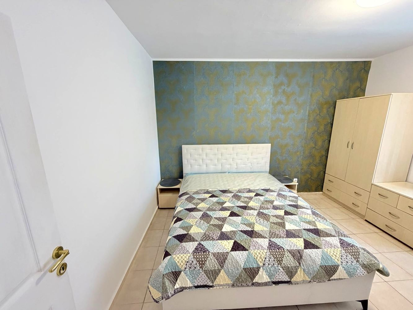 Drei-Zimmer-Wohnung mit Südausrichtung und Blick auf den Pool in Sonnenstrand