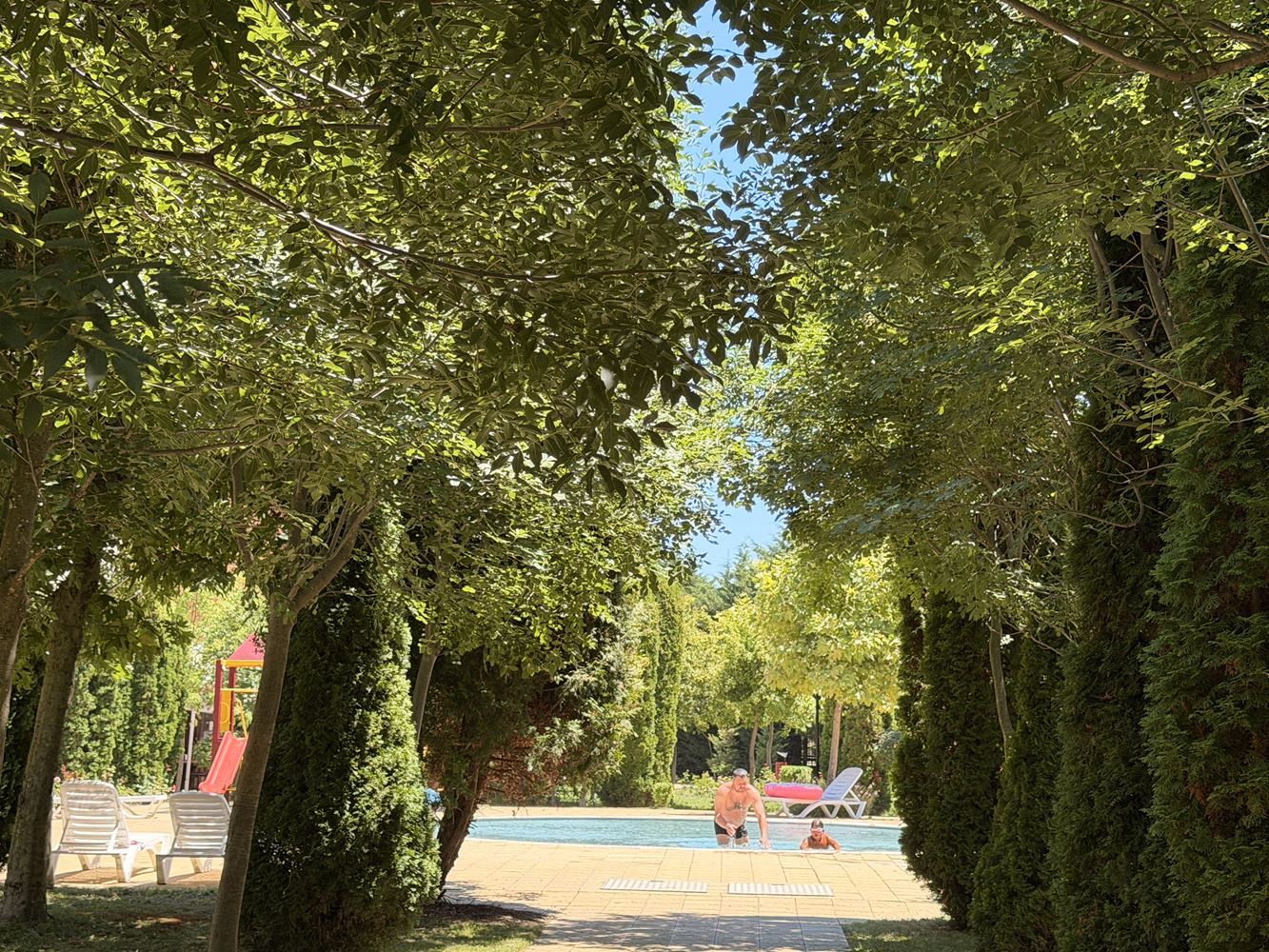 Geräumige Wohnung mit zwei Schlafzimmern in Sonnenstrand – Panoramablick und ruhige Lage