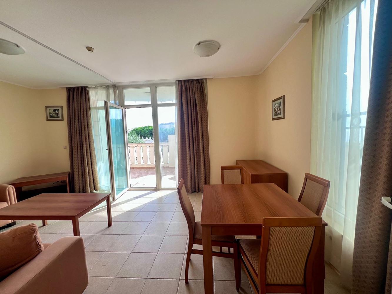 Wohnung in erster Meereslinie mit Meerblick in Pomorie – Luxusurlaub jeden Tag